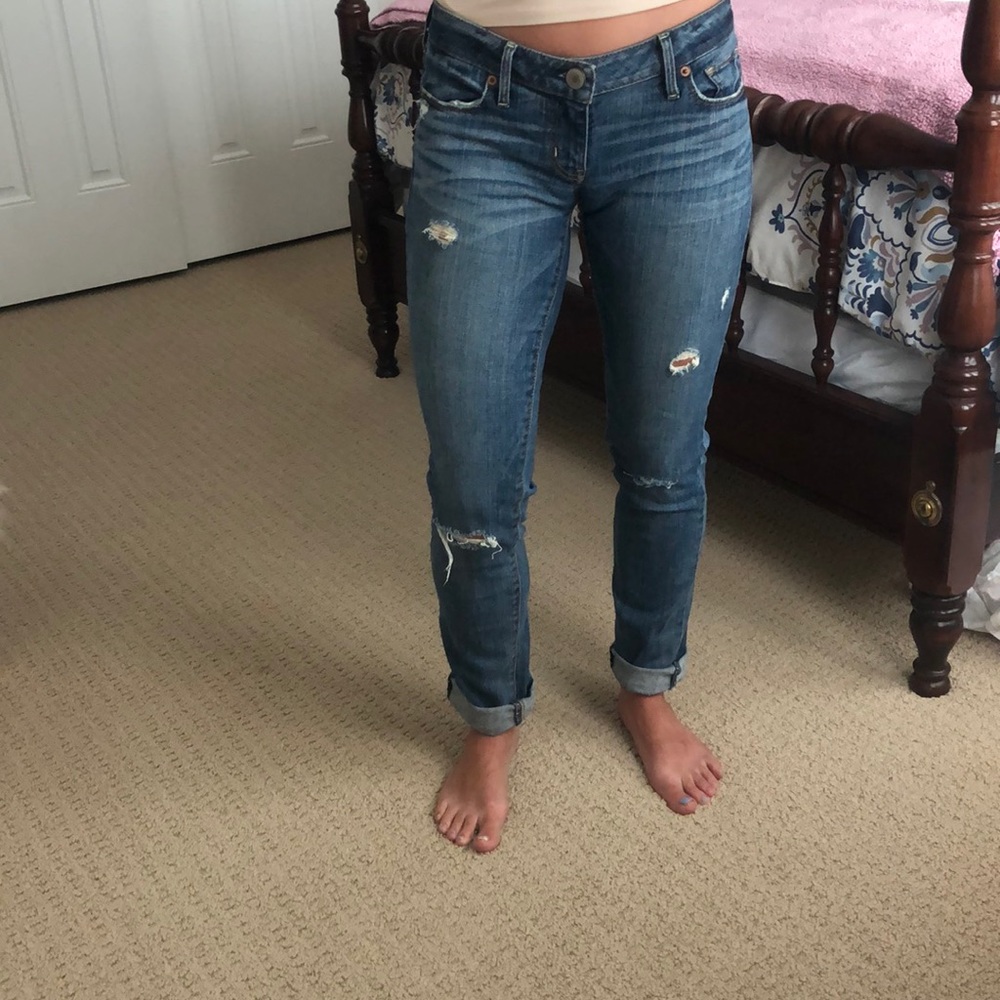 Distressed American Eagle Jean